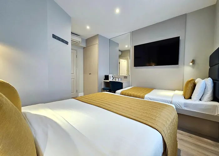 London hotels near Houses of Parliament