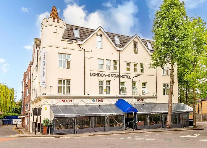 London Cheap Hotels near Liberdade