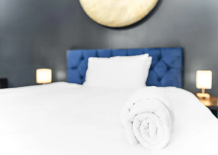 G Eighty Four Aparthotel London